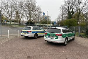 Einsatzfahrzeuge von Zoll und Ordnungsamt