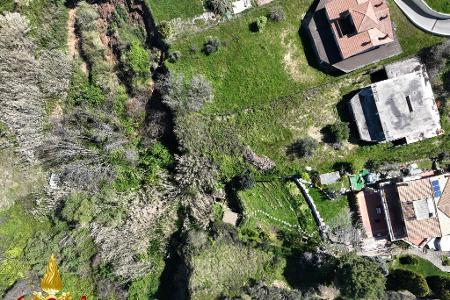 In der kleinen italienischen Region Molise hat sich ein Erdrutsch reaktiviert. Dutzende Menschen wurden evakuiert. Die Verkehrsverbindungen sind derzeit unterbrochen.