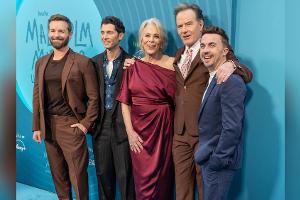 "Malcolm mittendrin": Stars feiern Premiere der Neuauflage