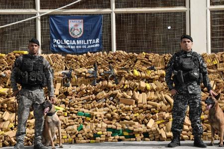 Fast 50 Tonnen Marihuana hat die Polizei in der brasilianischen Millionenmetropole Rio de Janeiro sichergestellt.