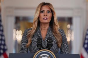 Melania Trump: "Ich war nie mit Epstein befreundet."