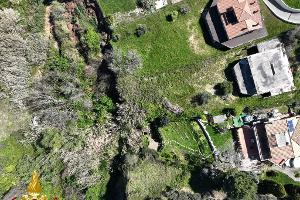 Unwetter mit heftigen Regenfällen haben die Erde Anfang der Woche in Süditalien wieder in Bewegung gesetzt.