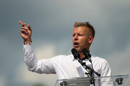 Oppositionsführer Magyar forderte Orban auf, eine eventuelle Wahlniederlage 
