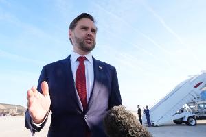 Vance richtet vor seinem Abflug nach Pakistan eine Warnung an den Iran. 