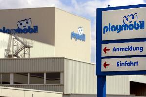 Das Playmobil-Werk in Dietenhofen, einziger Produktionsstandort in Deutschland für die Spielzeug-Figuren, soll planmäßig Ende Juni schließen. (Archivbild)