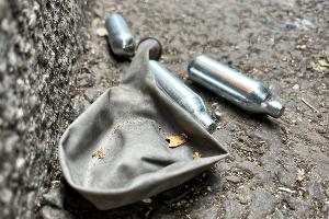 "Lachgas ist kein Spiel und keine harmlose Partydroge, sondern ein hohes Risiko für die Gesundheit", sagt die Bundesgesundheitsministerin. (Symbolbild)