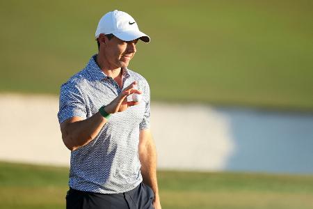 Rekordvorsprung eingebüßt: McIlroy patzt und zittert
