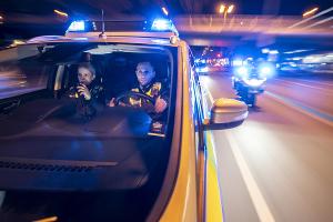 Symbolbild Streifenwagen mit Blaulicht