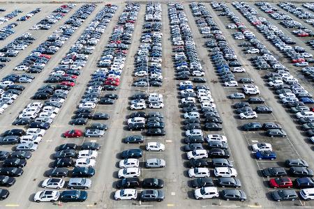 Der VW-Konzern liefert weltweit weniger Autos aus. (Archivbild)