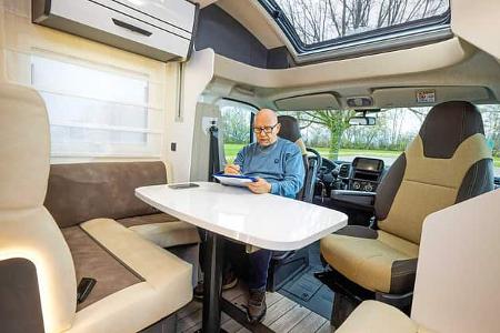 Sitzgruppe, Forster T 745 EB, Wohnmobil, Teilintegriert, Preiswert, Einzelbett