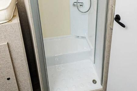Dusche, Forster T 745 EB, Wohnmobil, Teilintegriert, Preiswert, Einzelbett