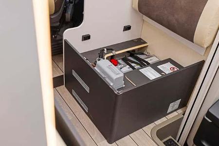 Truhe, Forster T 745 EB, Wohnmobil, Teilintegriert, Preiswert, Einzelbett