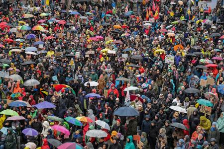 In Deutschland leben mehr als 80 Millionen Menschen. Laut einer Prognose könnte die Zahl in den kommenden Jahren sinken.
