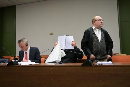 Der Mann ist wegen versuchten Mordes und Vergewaltigung angeklagt. (Archivbild)