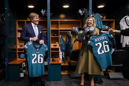 König Willem-Alexander der Niederlande und Königin Máxima besuchten das Trainingsgelände des American-Football-Clubs Philadelphia Eagles.