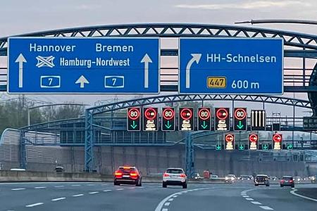 Autobahn A7 Hamburg Schnelesen