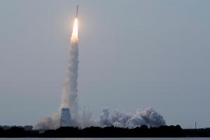 Amazon will mit dem Kauf von Globalstar eine Abkürzung beim Aufbau des Satelliten-Netzwerks nehmen. (Archivbild)