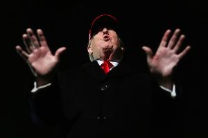 US-Präsident Donald Trump legt sich mit der katholischen Kirche an. 