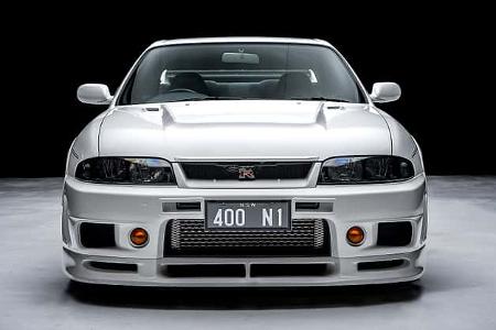 Nissan Skyline GT-R N1 400 N1 von Andrew Hannason