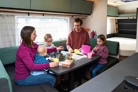 Dethleffs Camper 560 FMK (2025) Sitzgruppe f