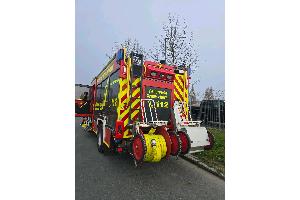 Bildunterschrift: HLF an der Einsatzstelle Bildnachweis: Feuerwehr Bremerhaven Einsatzdokumentation