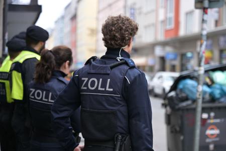 Bei der Aktion ging es unter anderem um mögliche Schwarzarbeit und unversteuerte Tabakprodukte.