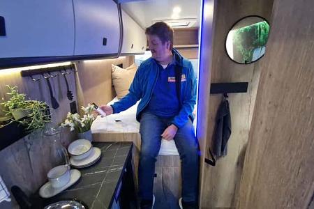 Noah Camper Arche Platin Heck und Bett