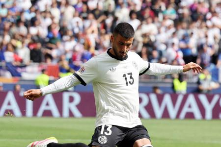 Deniz Undav (VfB Stuttgart) - Undav knipste beim 5:2 gegen Augsburg jüngst doppelt und traf damit als erster Spieler der laufenden Bundesligasaison in sechs aufeinanderfolgenden Partien. Der Stutgarter ist derzeit fraglos der formstärkste deutsche Offensiv-Akteur.