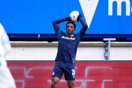 ABWEHR: Givairo Read (Feyenoord) - Der FC Bayern soll sich im Poker um das heiß begehrte Rechtsverteidiger-Talent Givairo Read von Feyenoord in die Pole Position gebracht haben, wie der Schweizer 'Sky'-Ableger zuletzt berichtete. Offenbar sind bereits Gespräche mit dem 19 Jahre alten Niederländer in Planung, um der Konkurrenz zuvorzukommen.