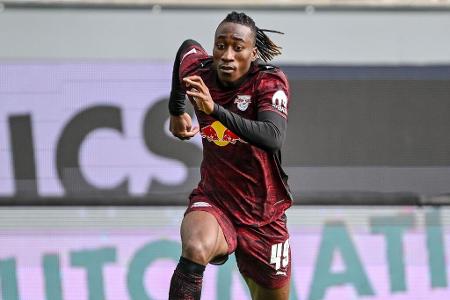 ANGRIFF: Yan Diomande (RB Leipzig) - Yan Diomande ist bei RB Leipzig durchgestartet und weckt folgerichtig Begehrlichkeiten auf dem Transfermarkt. Der FC Bayern soll den 19-jährigen Flügelstürmer schätzen. Durch das angebliche Preisschild von circa 100 Millionen Euro könnte Diomande für die Münchner aber schlicht zu teuer sein, ordnete 'Bild'-Reporter Christian Falk zuletzt ein.