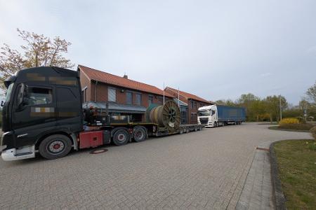 Der überladene Sattelzug.