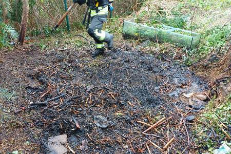 Die verbrannte Fläche nach den Löschmaßnahmen