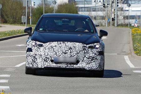 Erlkönig Mercedes C-Klasse EQ Limousine