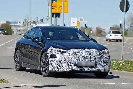 Erlkönig Mercedes C-Klasse EQ Limousine