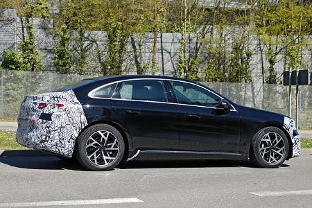 Erlkönig Mercedes C-Klasse EQ Limousine