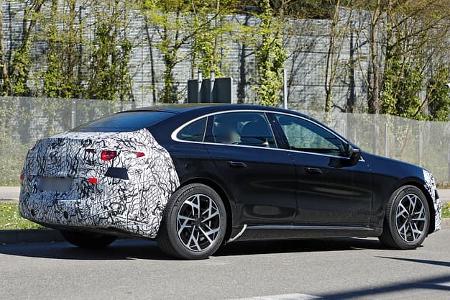 Erlkönig Mercedes C-Klasse EQ Limousine