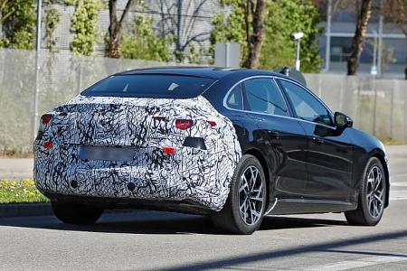 Erlkönig Mercedes C-Klasse EQ Limousine