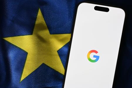 Internetnutzer sollen nach Ansicht der EU-Kommission von einem fairen Wettbewerb in der Online-Welt profitieren. (Symbolbild)