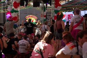 Stimmung "unfassbar gut": Im Bierkönig wird wieder gefeiert.