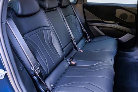 04/2026 BMW iX3 vs. Tesla Model Y