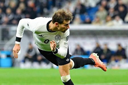 Leon Goretzka (FC Bayern) - Goretzka pendelt beim FC Bayern zwischen Startformation und Bank, für die WM hat ihm Nagelsmann allerdings eine führende Rolle in Aussicht gestellt. Dass er dazu in der Lage ist, steht außer Frage: Bei seinen letzten drei Starts in der Liga war Goretzka jeweils an einem Tor beteiligt (1 Tor/2 Vorlagen).