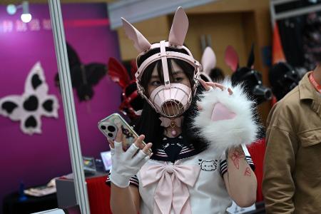 Auch niedliche Masken und Kostüme waren bei der Messe vertreten. 