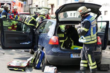 Die Fahrer wurden schonend aus ihren Fahrzeugen befreit