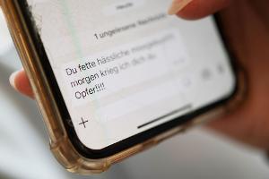Hassbotschaften und Demütigungen können für die Betroffenen massive Folgen haben. (Symbolbild)