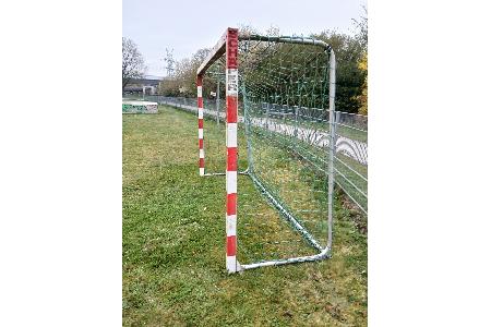 Abbildung eines zum Stehlgut baugleichen Handballtors