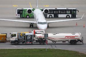 Knappheit bei Kerosin könnte das Fliegen teurer machen.