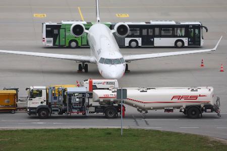 Knappheit bei Kerosin könnte das Fliegen teurer machen.