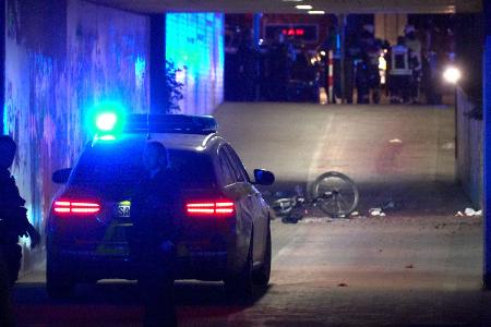 Die Polizei hat den Ort der Explosion abgesperrt.