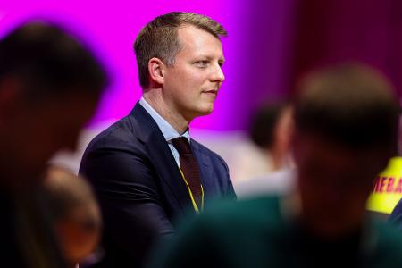 Henning Höne setzt nicht auf schrille Töne.