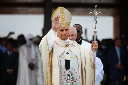 Leo XIV. bemüht sich um Klarstellung nach Wortgefecht mit Trump. 